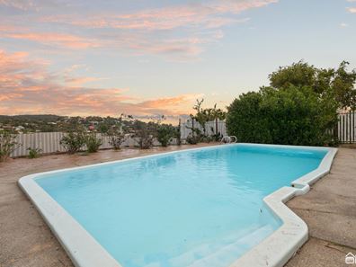 25 Wangoola Terrace, Mount Nasura WA 6112