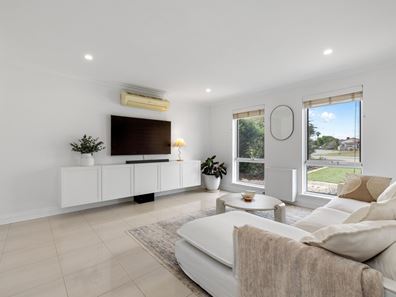 5 Avocet Road, Stirling WA 6021