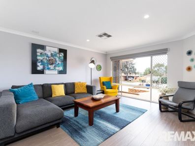 137 Glencoe Loop, Kinross WA 6028