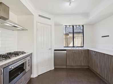 2/127 Keymer Street, Belmont WA 6104