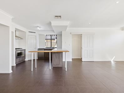 2/127 Keymer Street, Belmont WA 6104