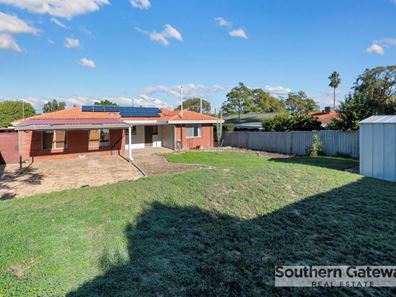 17 Adamson Road, Parmelia WA 6167