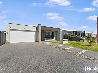 25 Norfolk Drive, Southern River WA 6110