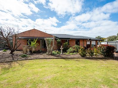 9 Langridge Pl, West Busselton WA 6280