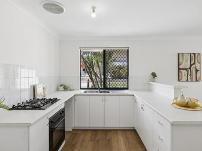 1/205-207 Sevenoaks Street, Cannington WA 6107