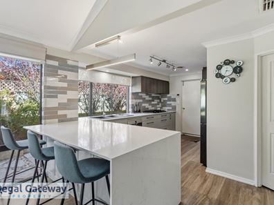 6 Jerrat Mews, Atwell WA 6164