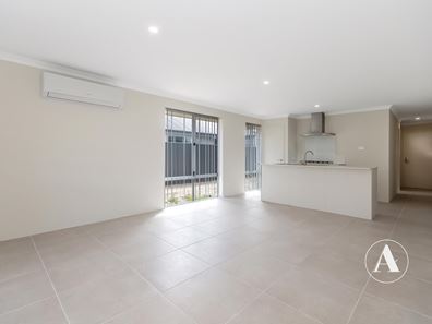 33A Dudbrook Way, Dudley Park WA 6210