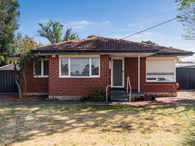 17 Golders Way, Girrawheen WA 6064