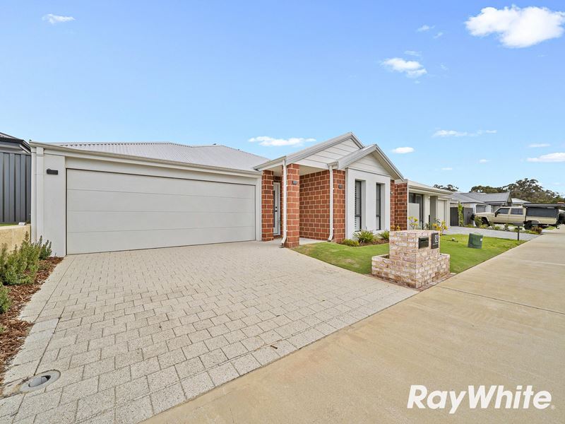 82 Dragonfly Boulevard, Lakelands WA 6180