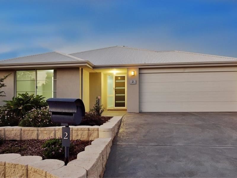 2 Beaufortia Turn, Halls Head WA 6210