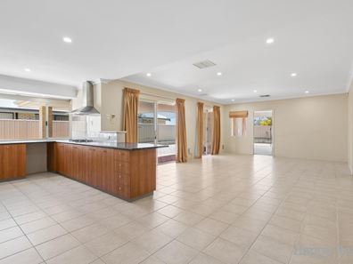 13 Nevis Lane, Canning Vale WA 6155