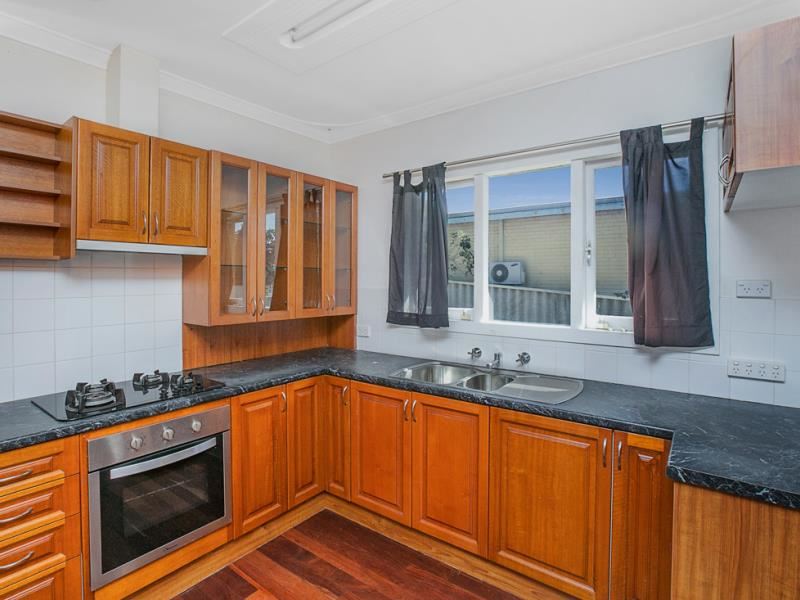 32 Harrison Way, Calista WA 6167