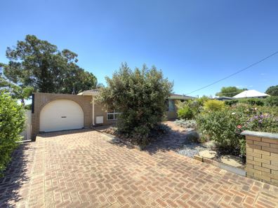 12 Salix Way, Forrestfield WA 6058