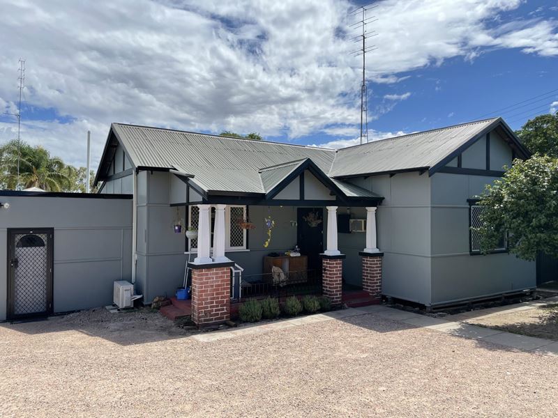 105 South Western Hwy, Waroona