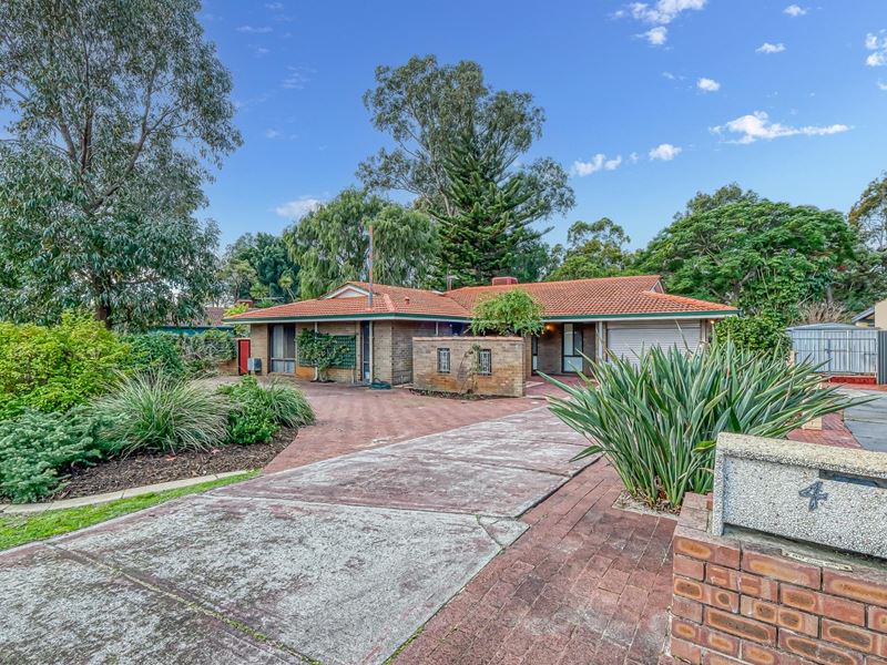 4 Lachlan Road, Thornlie WA 6108