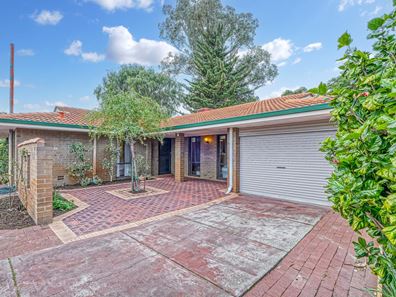 4 Lachlan Road, Thornlie WA 6108