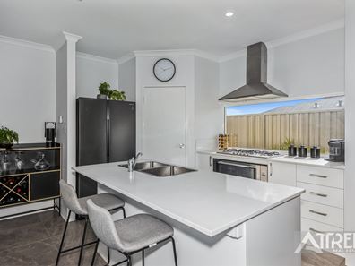 19 Golden Way, Piara Waters WA 6112
