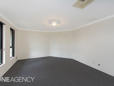 15 Edinburgh Road, Seville Grove WA 6112
