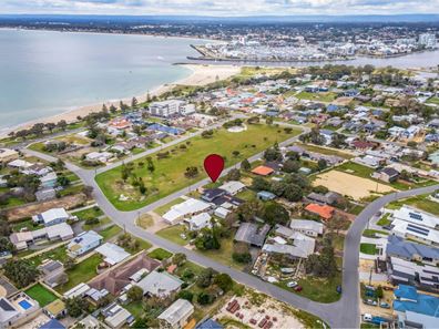 19 Gallop Street, Halls Head WA 6210