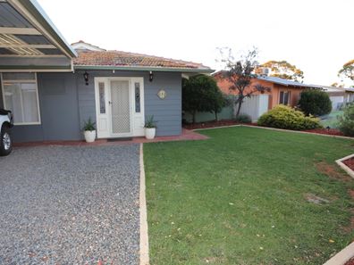 17 Sturt Pea Cres, Kambalda West WA 6442