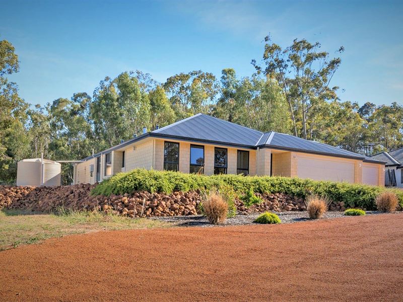 2135 Richardson Road, Parkerville