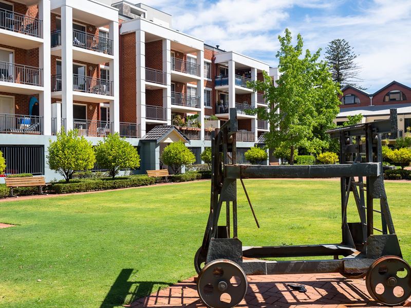 11/20 Pendal Lane, Perth