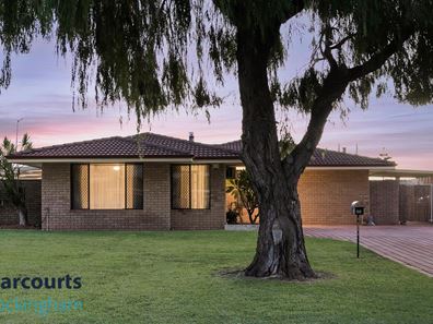 28 St Andrews Loop, Cooloongup WA 6168