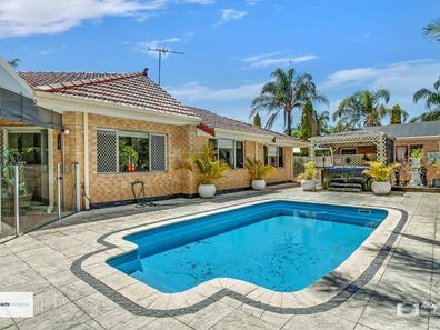 5 The Quarterdeck, Ballajura WA 6066