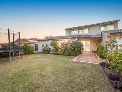 11 Biscay Road, Sorrento WA 6020