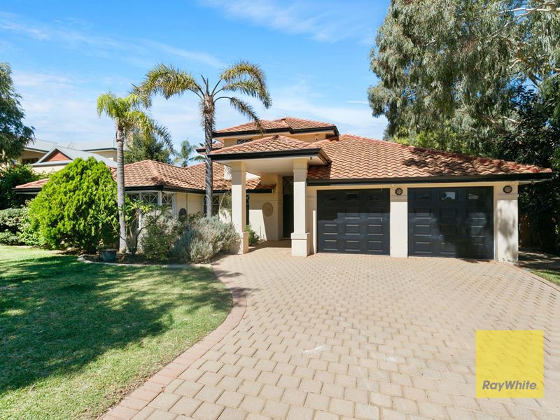 2 Grove Hill, Mount Claremont