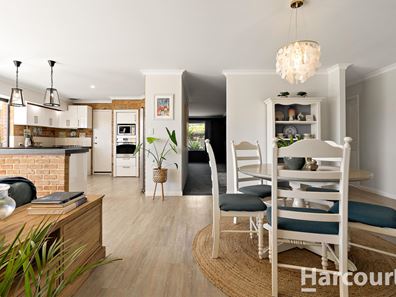 10 Bucentaur Place, Halls Head WA 6210