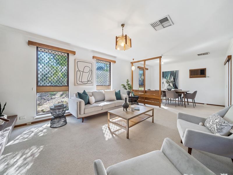 24 Blackall Drive, Greenwood