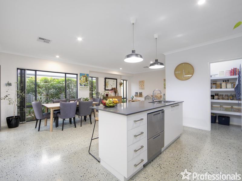 15 Canopy Circuit, Forrestfield