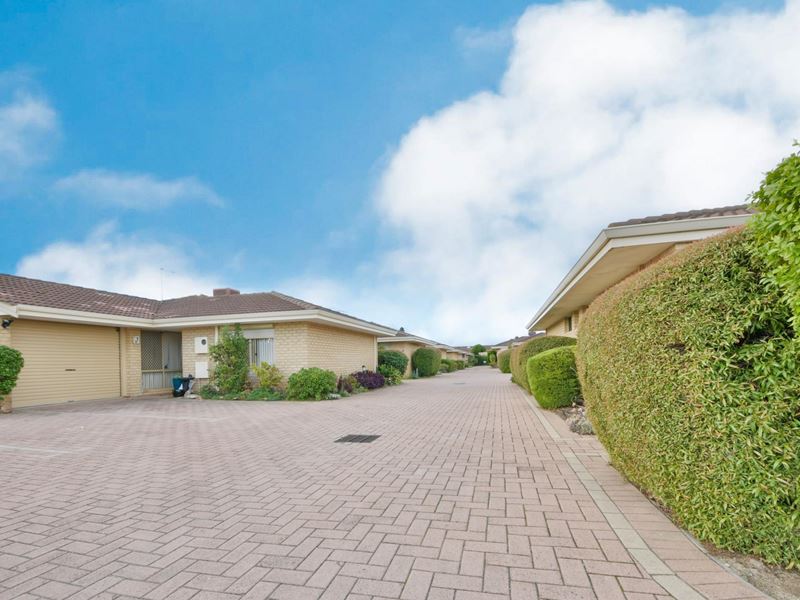 11/99 Simpson Avenue, Rockingham