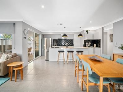 18 Monroe Cross, Aveley WA 6069