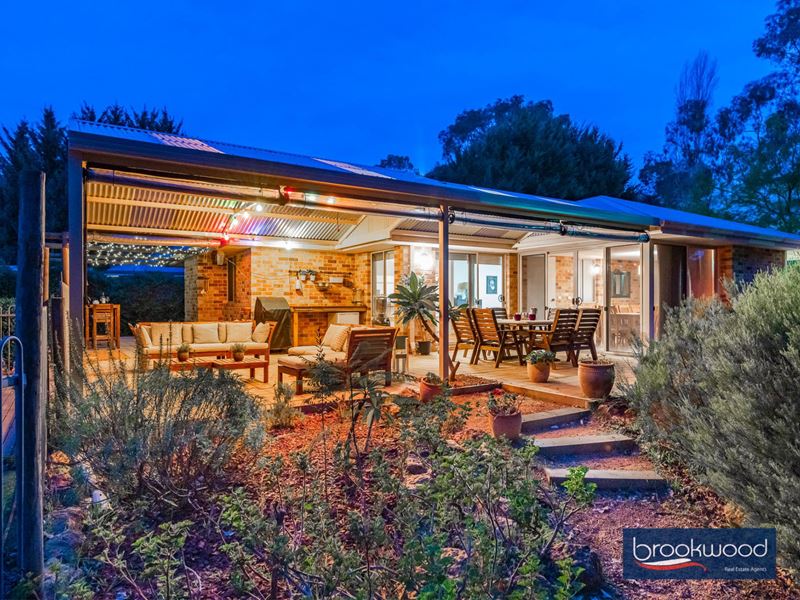 8 Painter Crescent, Mundaring