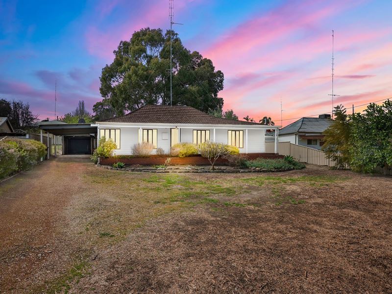 24 South Western Highway, Waroona