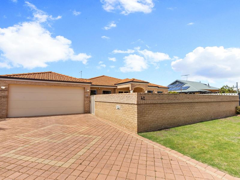 42 Pennlake Drive, Spearwood