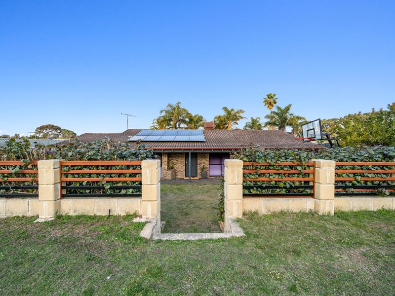 12 Leander Street, Beldon WA 6027