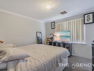 33A Baningan Avenue, Success WA 6164