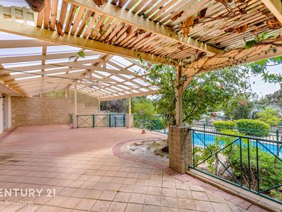 39 Harrison Road, Mount Richon WA 6112