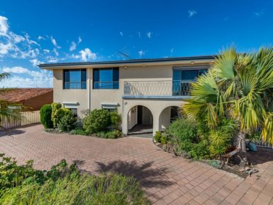36 Warrajah Street, Stirling WA 6021