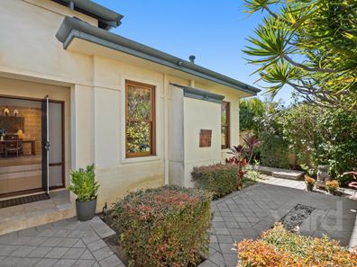 11b Braunton Street, Bicton WA 6157