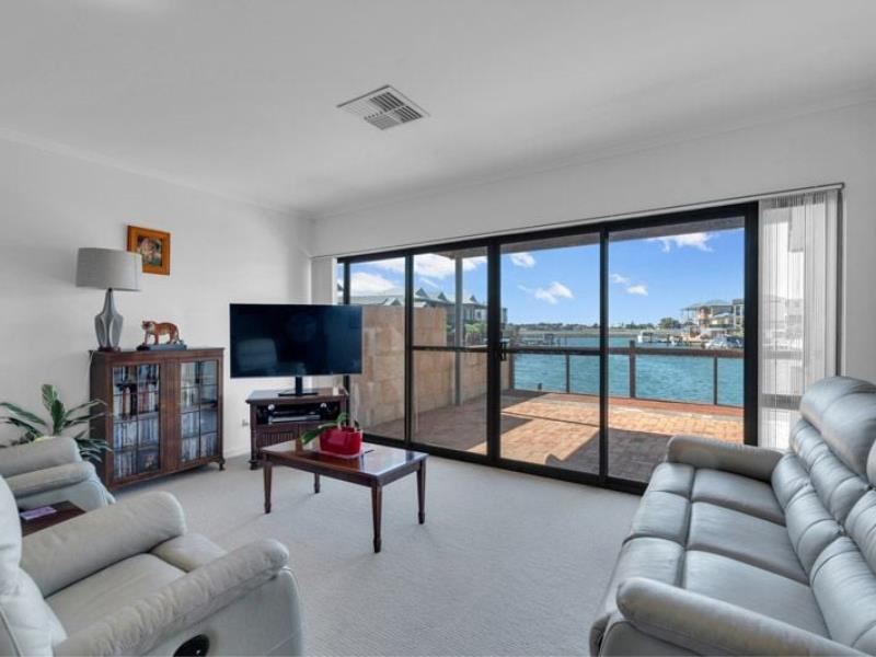 4/3 Piccolo Place, Halls Head