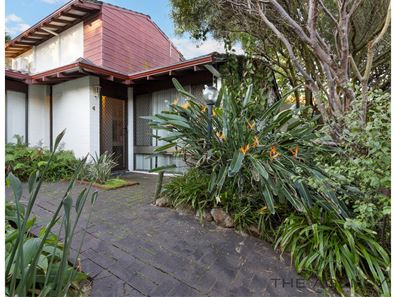 4/54 Saunders Street, Como WA 6152