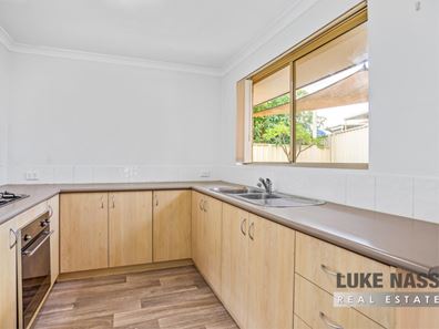 1/11 Clarence Road, Armadale WA 6112