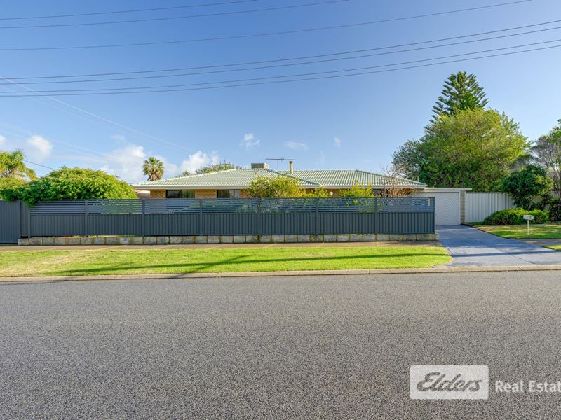 1 Raeside Crescent, Cooloongup WA 6168