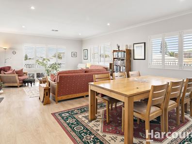 11 Rubus Vista, Halls Head WA 6210