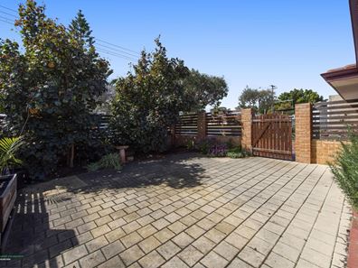 8 Kenton Way, Rockingham WA 6168