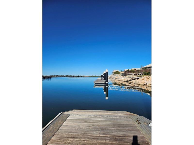 13 Jaage  Cove, Brockman